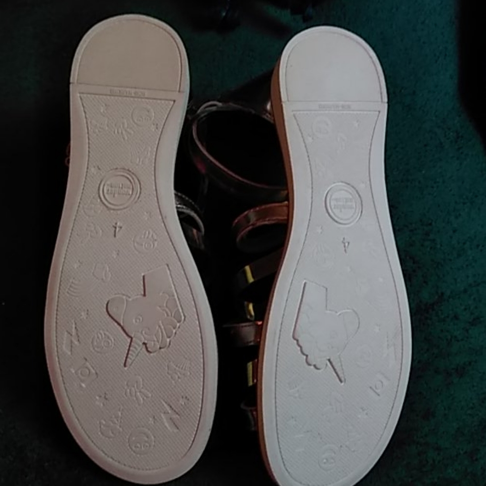 Sandals - Picture 5 of 6